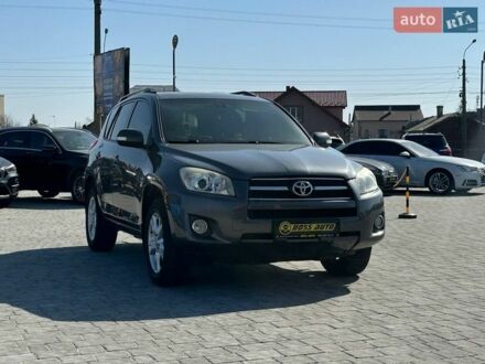 Серый Тойота РАВ 4, объемом двигателя 2.23 л и пробегом 180 тыс. км за 10800 $, фото 1 на Automoto.ua