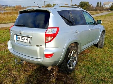 Серый Тойота РАВ 4, объемом двигателя 2.2 л и пробегом 258 тыс. км за 11800 $, фото 1 на Automoto.ua