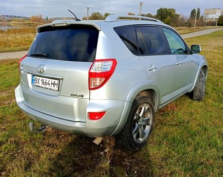 Серый Тойота РАВ 4, объемом двигателя 2.2 л и пробегом 258 тыс. км за 11800 $, фото 1 на Automoto.ua