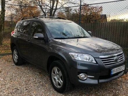 Серый Тойота РАВ 4, объемом двигателя 2.2 л и пробегом 240 тыс. км за 12300 $, фото 1 на Automoto.ua
