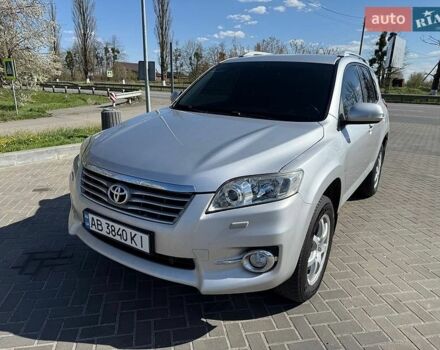 Серый Тойота РАВ 4, объемом двигателя 2.23 л и пробегом 287 тыс. км за 12300 $, фото 1 на Automoto.ua