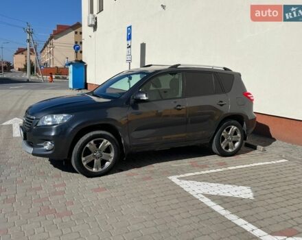 Серый Тойота РАВ 4, объемом двигателя 2.2 л и пробегом 263 тыс. км за 13200 $, фото 1 на Automoto.ua