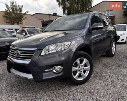 Серый Тойота РАВ 4, объемом двигателя 2 л и пробегом 137 тыс. км за 7700 $, фото 1 на Automoto.ua