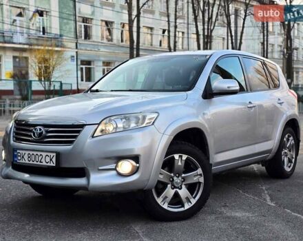 Серый Тойота РАВ 4, объемом двигателя 2.2 л и пробегом 277 тыс. км за 12000 $, фото 1 на Automoto.ua