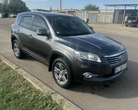 Серый Тойота РАВ 4, объемом двигателя 2.2 л и пробегом 305 тыс. км за 12000 $, фото 1 на Automoto.ua