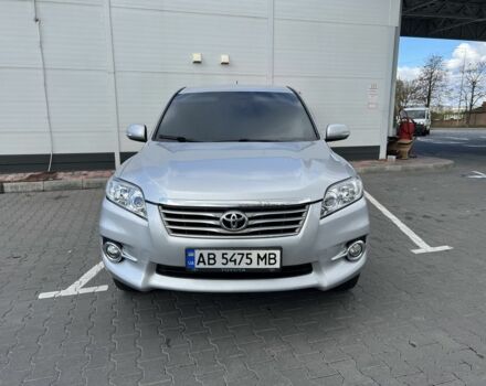 Серый Тойота РАВ 4, объемом двигателя 2.2 л и пробегом 290 тыс. км за 9999 $, фото 1 на Automoto.ua