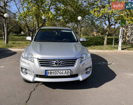 Серый Тойота РАВ 4, объемом двигателя 2.23 л и пробегом 298 тыс. км за 14700 $, фото 1 на Automoto.ua