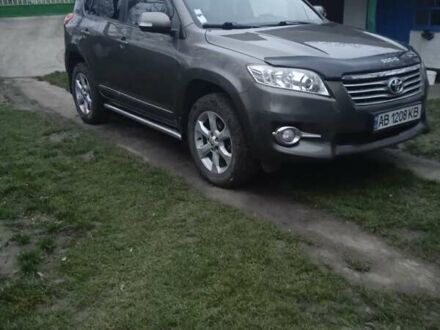 Серый Тойота РАВ 4, объемом двигателя 2.23 л и пробегом 180 тыс. км за 11500 $, фото 1 на Automoto.ua