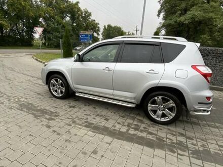 Тойота РАВ 4 2011 в Львове на Automoto.ua Серый Тойота РАВ 4, объемом двигателя 2 л и пробегом 125 тыс. км за 15000 $, фото 1 на Automoto.ua