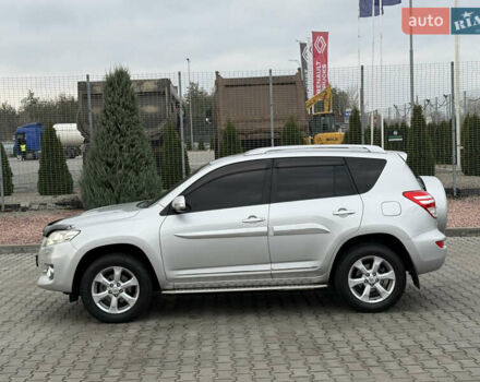 Серый Тойота РАВ 4, объемом двигателя 2 л и пробегом 140 тыс. км за 13500 $, фото 1 на Automoto.ua