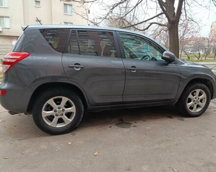 Серый Тойота РАВ 4, объемом двигателя 2.2 л и пробегом 180 тыс. км за 4700 $, фото 1 на Automoto.ua