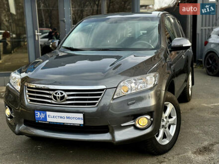 Тойота РАВ 4 2011 в Киеве на Automoto.ua Серый Тойота РАВ 4, объемом двигателя 2 л и пробегом 225 тыс. км за 12500 $, фото 1 на Automoto.ua