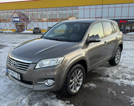 Серый Тойота РАВ 4, объемом двигателя 2.23 л и пробегом 248 тыс. км за 12300 $, фото 1 на Automoto.ua