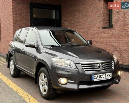 Серый Тойота РАВ 4, объемом двигателя 1.99 л и пробегом 115 тыс. км за 12500 $, фото 1 на Automoto.ua
