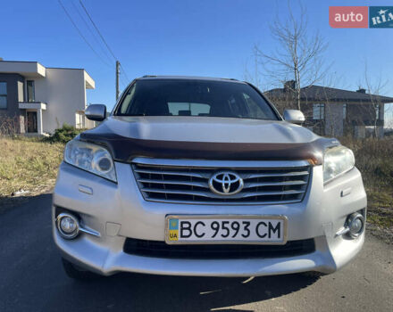 Серый Тойота РАВ 4, объемом двигателя 2 л и пробегом 130 тыс. км за 15500 $, фото 1 на Automoto.ua