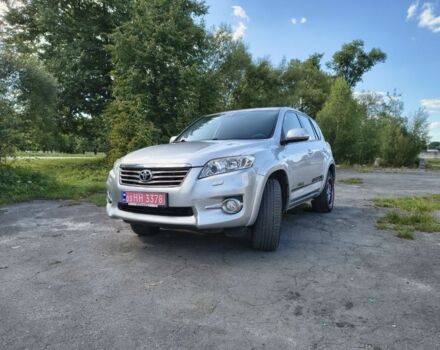 Сірий Тойота РАВ 4, об'ємом двигуна 0 л та пробігом 257 тис. км за 13850 $, фото 1 на Automoto.ua