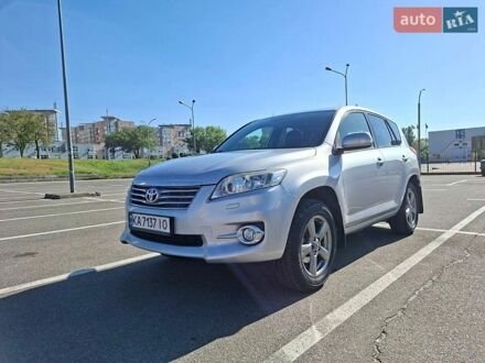 Серый Тойота РАВ 4, объемом двигателя 2 л и пробегом 148 тыс. км за 15500 $, фото 1 на Automoto.ua