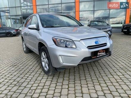 Серый Тойота РАВ 4, объемом двигателя 0 л и пробегом 142 тыс. км за 11500 $, фото 1 на Automoto.ua