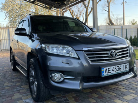 Сірий Тойота РАВ 4, об'ємом двигуна 2 л та пробігом 180 тис. км за 13999 $, фото 1 на Automoto.ua