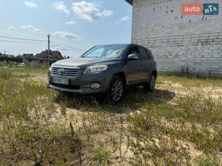 Тойота РАВ 4 2012 в Житомире на Automoto.ua Серый Тойота РАВ 4, объемом двигателя 2.23 л и пробегом 250 тыс. км за 13999 $, фото 1 на Automoto.ua
