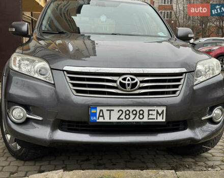 Серый Тойота РАВ 4, объемом двигателя 2.23 л и пробегом 280 тыс. км за 14500 $, фото 1 на Automoto.ua