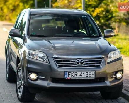 Сірий Тойота РАВ 4, об'ємом двигуна 2.2 л та пробігом 187 тис. км за 11000 $, фото 1 на Automoto.ua