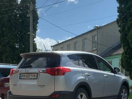 Тойота РАВ 4 2013 в Радомышле на Automoto.ua Серый Тойота РАВ 4, объемом двигателя 2.23 л и пробегом 257 тыс. км за 15700 $, фото 1 на Automoto.ua