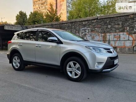 Тойота РАВ 4 2014 у Дніпро (Дніпропетровську) на Automoto.ua Сірий Тойота РАВ 4, об'ємом двигуна 2.23 л та пробігом 219 тис. км за 18300 $, фото 1 на Automoto.ua