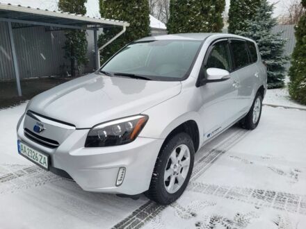 Серый Тойота РАВ 4, объемом двигателя 0 л и пробегом 195 тыс. км за 10000 $, фото 1 на Automoto.ua