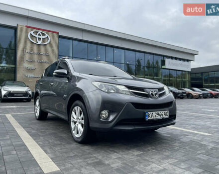 Сірий Тойота РАВ 4, об'ємом двигуна 2.49 л та пробігом 200 тис. км за 14300 $, фото 1 на Automoto.ua