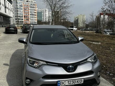 Тойота РАВ 4 2015 в Львове на Automoto.ua Серый Тойота РАВ 4, объемом двигателя 2.5 л и пробегом 122 тыс. км за 17250 $, фото 1 на Automoto.ua