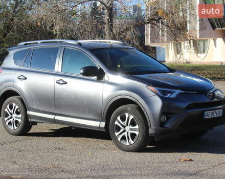 Серый Тойота РАВ 4, объемом двигателя 2.49 л и пробегом 170 тыс. км за 18600 $, фото 1 на Automoto.ua