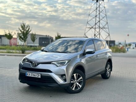 Серый Тойота РАВ 4, объемом двигателя 2.5 л и пробегом 270 тыс. км за 14500 $, фото 1 на Automoto.ua