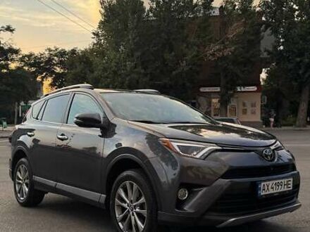 Тойота РАВ 4 2017 у Харкові на Automoto.ua Сірий Тойота РАВ 4, об'ємом двигуна 2.49 л та пробігом 115 тис. км за 25500 $, фото 1 на Automoto.ua