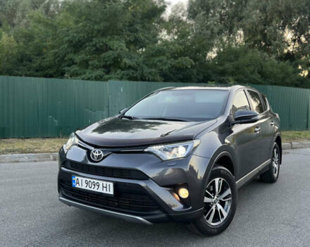 Сірий Тойота РАВ 4, об'ємом двигуна 2 л та пробігом 180 тис. км за 17999 $, фото 1 на Automoto.ua