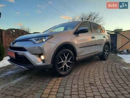 Серый Тойота РАВ 4, объемом двигателя 2 л и пробегом 212 тыс. км за 19999 $, фото 1 на Automoto.ua