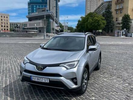 Тойота РАВ 4 2017 в Харькове на Automoto.ua Серый Тойота РАВ 4, объемом двигателя 2.5 л и пробегом 135 тыс. км за 18300 $, фото 1 на Automoto.ua