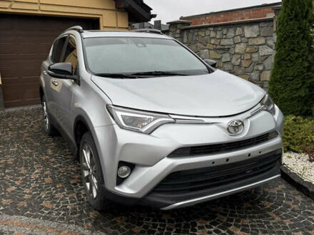 Тойота РАВ 4 2017 в Львове на Automoto.ua Серый Тойота РАВ 4, объемом двигателя 2.49 л и пробегом 14 тыс. км за 22000 $, фото 1 на Automoto.ua