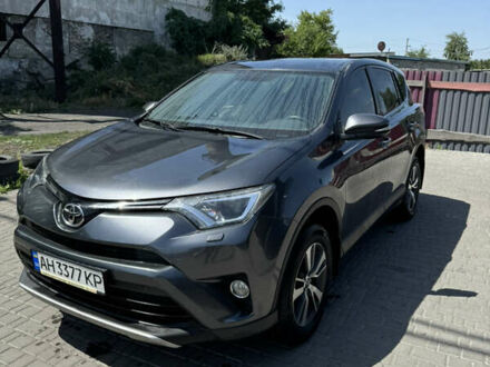 Тойота РАВ 4 2017 в Доброполье на Automoto.ua Серый Тойота РАВ 4, объемом двигателя 2.23 л и пробегом 70 тыс. км за 25999 $, фото 1 на Automoto.ua