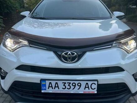 Тойота РАВ 4 2017 в Киеве на Automoto.ua Серый Тойота РАВ 4, объемом двигателя 2.23 л и пробегом 180 тыс. км за 22500 $, фото 1 на Automoto.ua