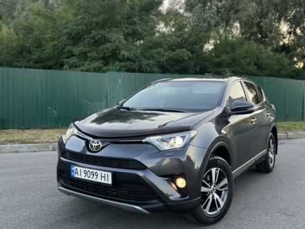 Сірий Тойота РАВ 4, об'ємом двигуна 2 л та пробігом 180 тис. км за 17999 $, фото 1 на Automoto.ua
