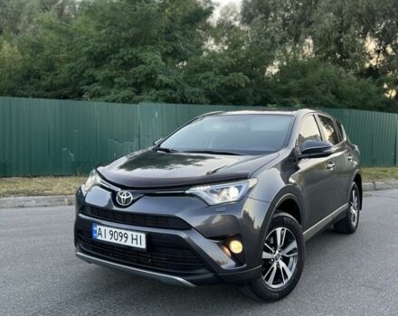 Сірий Тойота РАВ 4, об'ємом двигуна 2 л та пробігом 180 тис. км за 17999 $, фото 1 на Automoto.ua