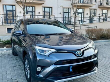 Тойота РАВ 4 2017 в Одессе на Automoto.ua Серый Тойота РАВ 4, объемом двигателя 2.5 л и пробегом 175 тыс. км за 21500 $, фото 1 на Automoto.ua