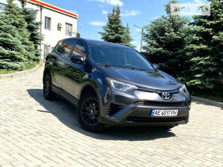 Тойота РАВ 4 2017 в Харькове на Automoto.ua Серый Тойота РАВ 4, объемом двигателя 2.5 л и пробегом 137 тыс. км за 17799 $, фото 1 на Automoto.ua
