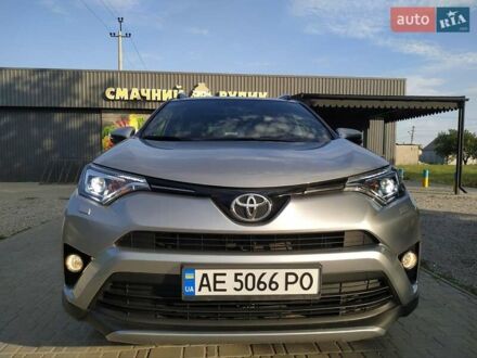 Тойота РАВ 4 2017 в Каменское - Днепродзержинск на Automoto.ua Серый Тойота РАВ 4, объемом двигателя 2.23 л и пробегом 88 тыс. км за 25000 $, фото 1 на Automoto.ua