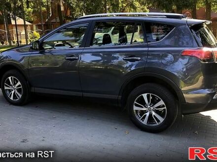 Тойота РАВ 4 2017 в Хмельницком на Automoto.ua Серый Тойота РАВ 4, объемом двигателя 2.2 л и пробегом 98 тыс. км за 24700 $, фото 1 на Automoto.ua