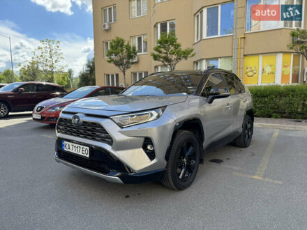 Тойота РАВ 4 2018 у Києві на Automoto.ua Сірий Тойота РАВ 4, об'ємом двигуна 2.49 л та пробігом 94 тис. км за 31400 $, фото 1 на Automoto.ua