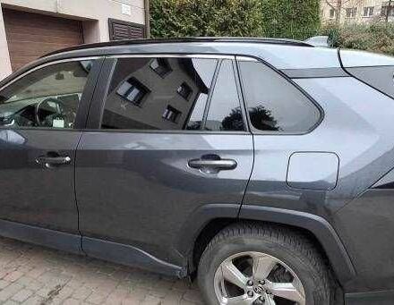 Серый Тойота РАВ 4, объемом двигателя 2 л и пробегом 84 тыс. км за 12800 $, фото 1 на Automoto.ua
