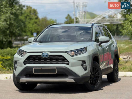 Тойота РАВ 4 2019 в Киеве на Automoto.ua Серый Тойота РАВ 4, объемом двигателя 2.49 л и пробегом 133 тыс. км за 27500 $, фото 1 на Automoto.ua