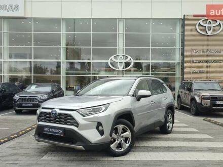 Сірий Тойота РАВ 4, об'ємом двигуна 2.49 л та пробігом 48 тис. км за 36966 $, фото 1 на Automoto.ua